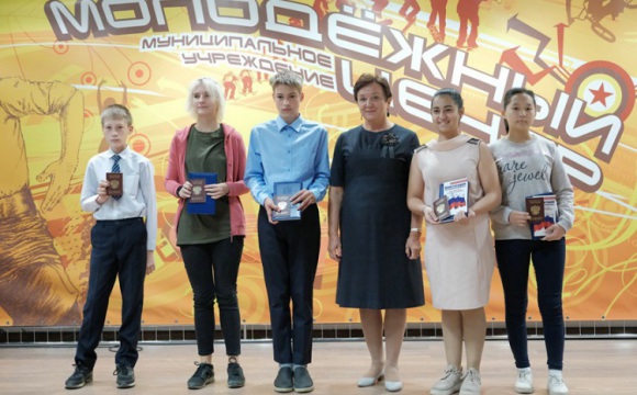 Первые паспорта в торжественной обстановке получили пять школьников из г.о. Красногорск