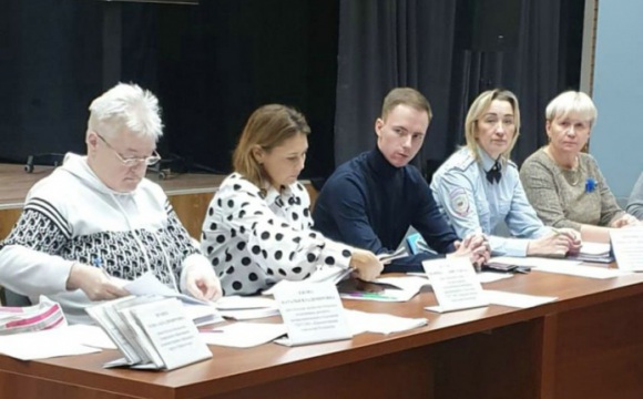 Заседание Комиссии по делам несовершеннолетних и защите их прав состоялось 06 декабря