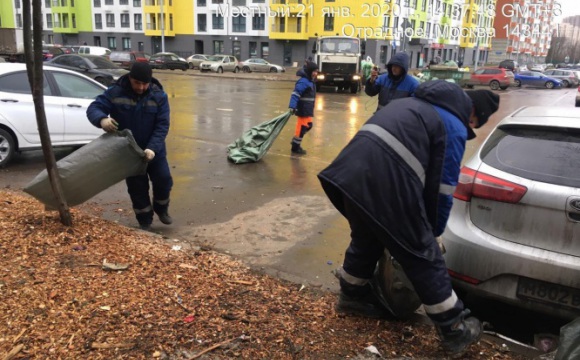 Управляющие компании ЖК «Мортонград Путилково» вышли на уборку территорий