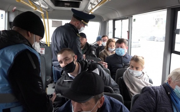 Маршрутные такси в Путилкове проверили на исправность терминалов оплаты