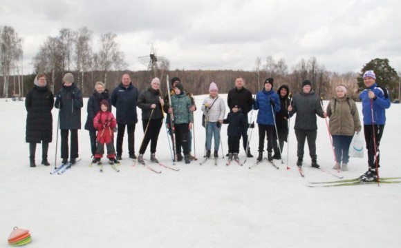В Красногорске прошёл мастер-класс по лыжным гонкам для детей с ОВЗ