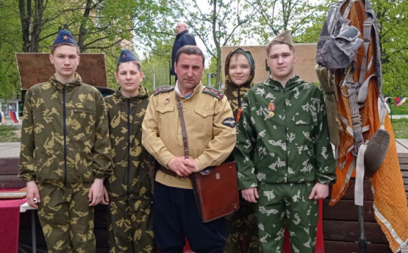 Красногорские поисковики отряда «Герои неба» АВИАПОИСК провели выставку «В бой идут одни «старики!»