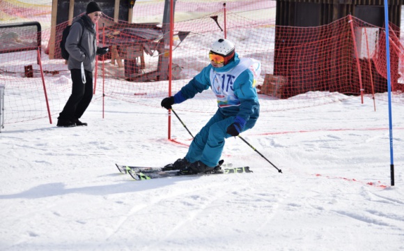 В Красногорске прошли любительские соревнования по горным лыжам