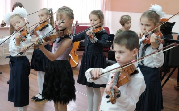 Новые музыкальные инструменты поступили в школу искусств Красногорска