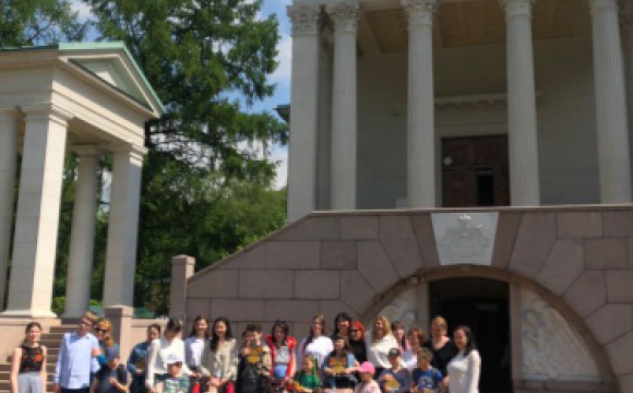 Для детей из ДНР провели экскурсию в музее-усадьбе "Архангельское" в Красногорске