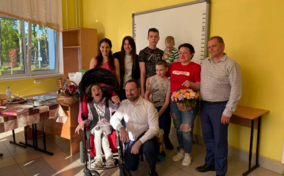 Сергей Колунов поздравил детей из ДНР с праздником