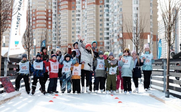 Соревнования на фигурных коньках прошли в Павшинской пойме