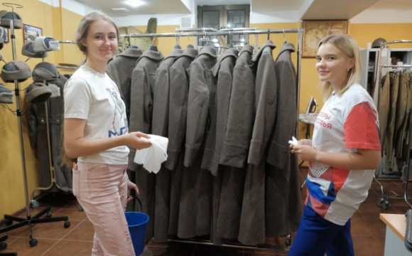 Волонтеры оказали помощь красногорскому военно-историческому центру
