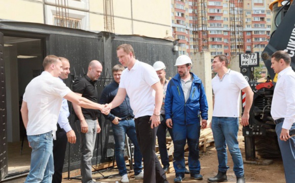 Глава Красногорска проверил ход строительства СОШ №15