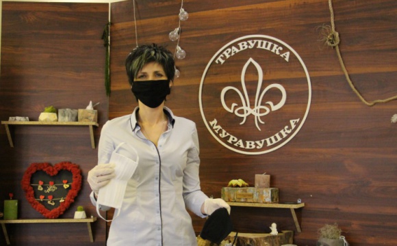 Сделано в Красногорске: компания «Травушка-муравушка» перешла на пошив защитных масок и костюмов