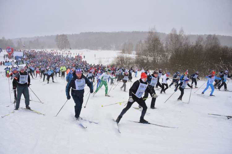 5000 человек вышли на старт центральной площадки «Лыжни России» в Химках