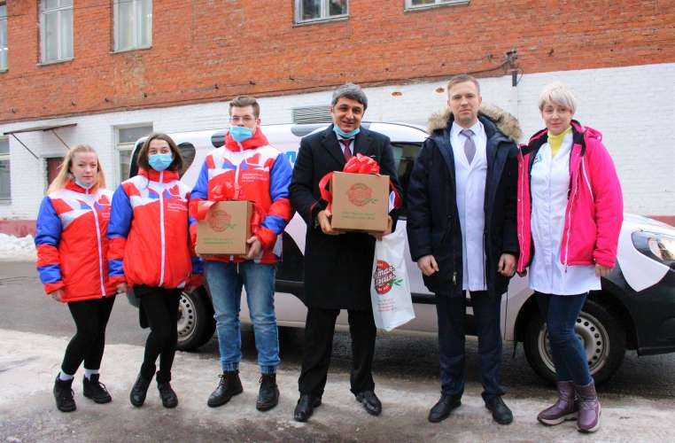 Компания "Чистая линия" и волонтеры Подмосковья благодарят врачей региона