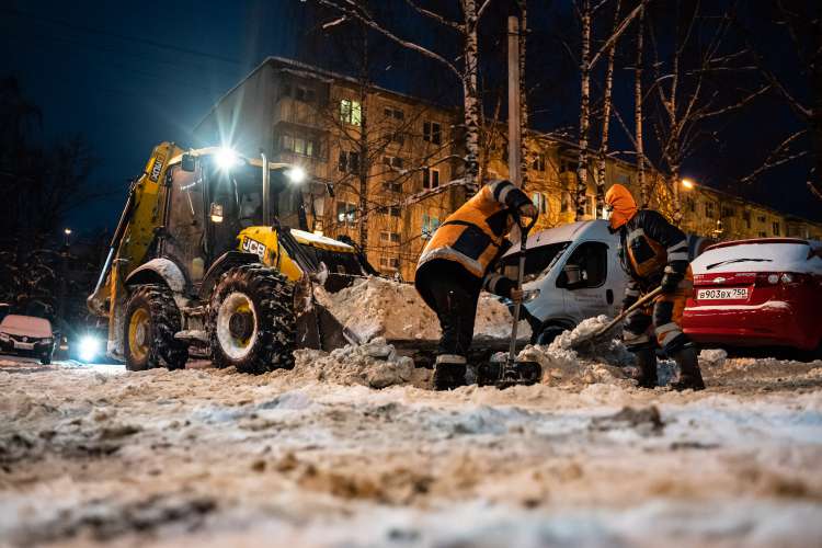 Дорожные и коммунальные службы Подмосковья будут работать в усиленном режиме, пока не устранят последствия снегопада