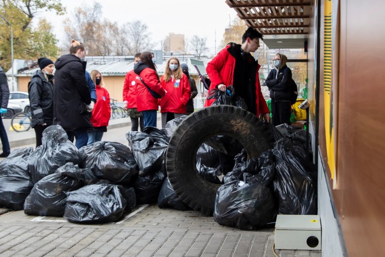 Более 300 килограммов мусора собрали на плоггинге в Красногорске