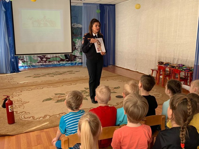 Красногорского ВДПО  проводят беседы с детьми по правилам пожарной безопасности