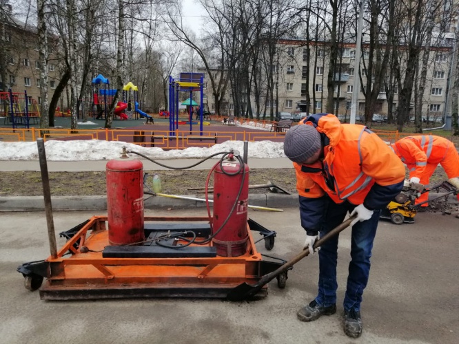 С начала года в Красногорске устранено более 800 дорожных ям