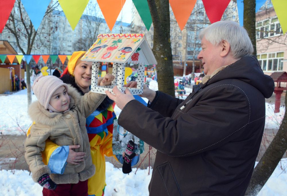 В детских садах началась акция по установке кормушек для птиц