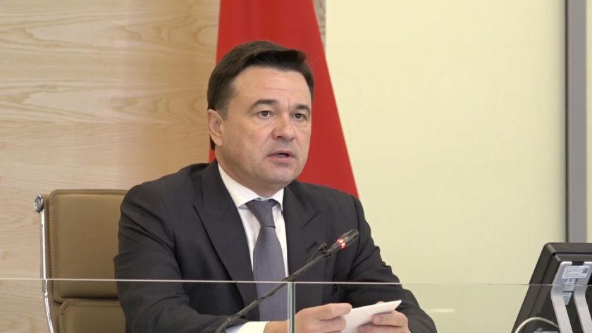 Губернатор Подмосковья поручил усилить контроль за соблюдением масочного режима