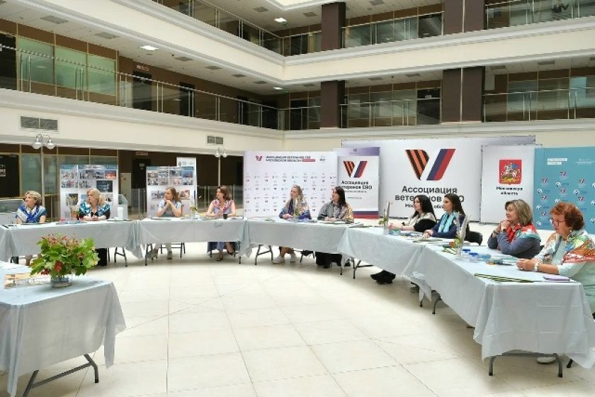 Эскизы, рожденные судьбой: финалистки конкурса «Женщина – Герой 2026» приняли участие в творческом мастер-классе