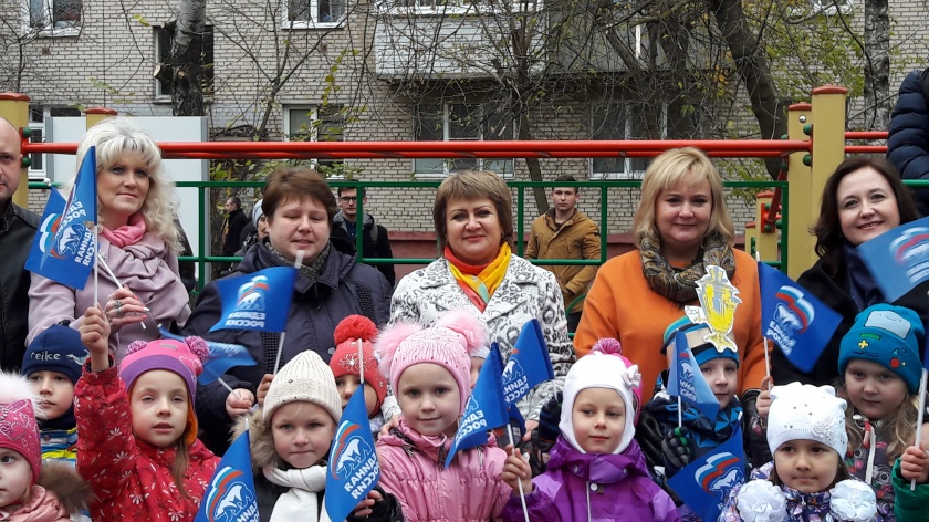 С начала года в Подмосковье открыто 105 детских площадок по программе Губернатора - МинЖКХ