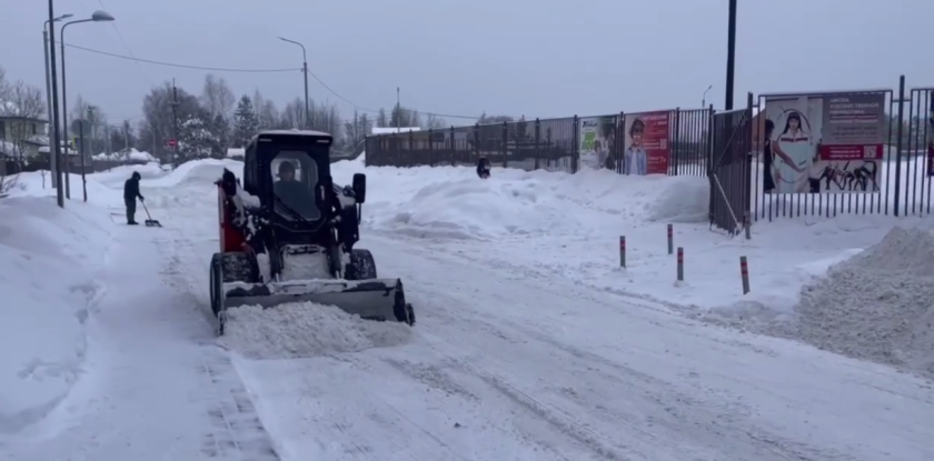 На территории городского округа Красногорск продолжается уборка снега
