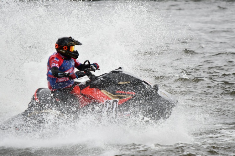 Чемпионат Москвы по водно-моторному спорту прошел в Красногорске