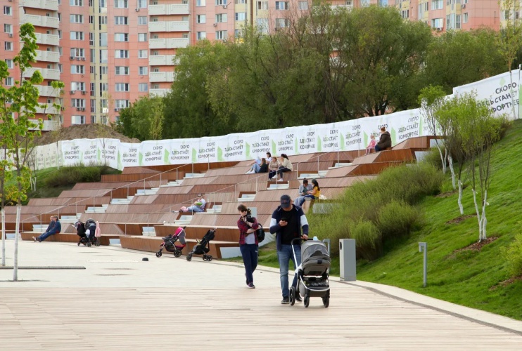 Зону амфитеатра открыли на набережной Москвы-реки в Красногорске