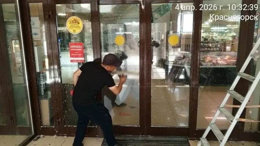 Сотрудники торговых центров присоединились к субботнику