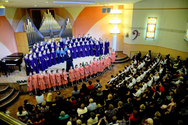 Программу «Рождественский концерт» представят воспитанники «Алых парусов»