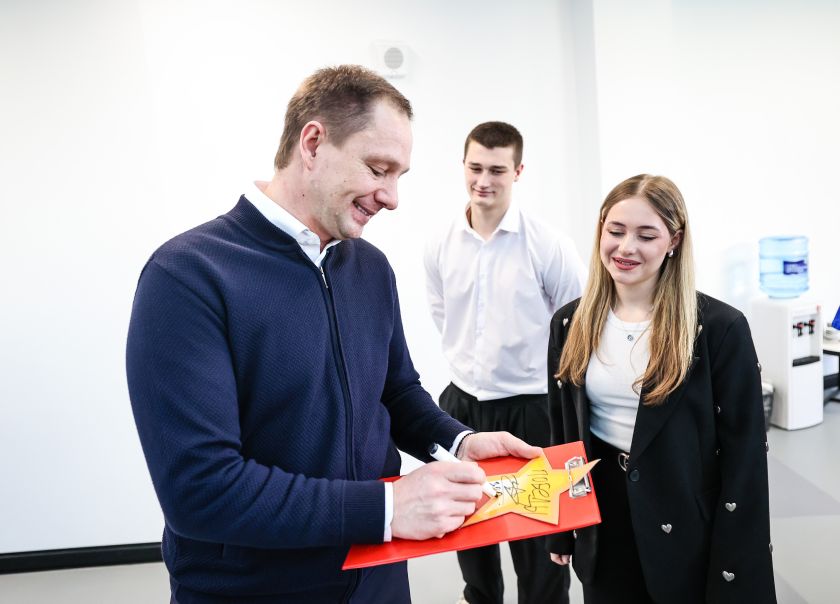 Дмитрий Волков принял участие в открытии школы в микрорайоне «Изумрудные холмы»