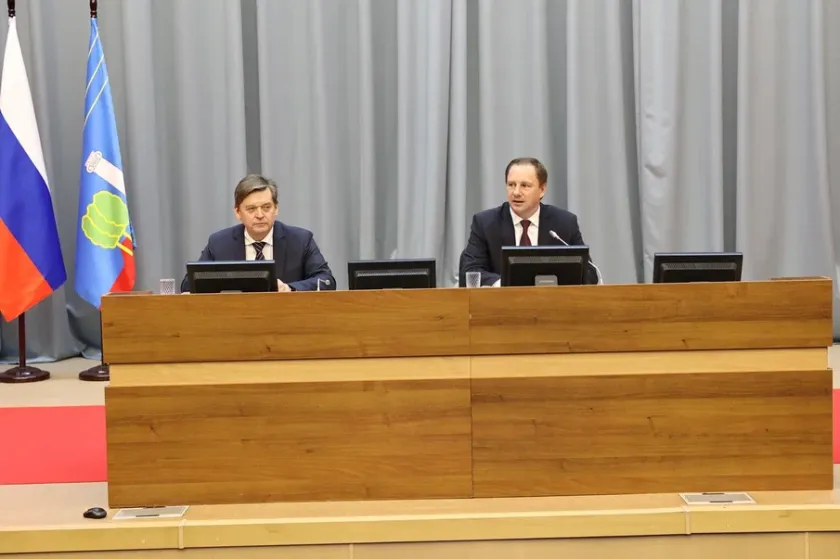 Дмитрий Волков провёл оперативное совещание по вопросам благоустройства и капремонта соцобъектов