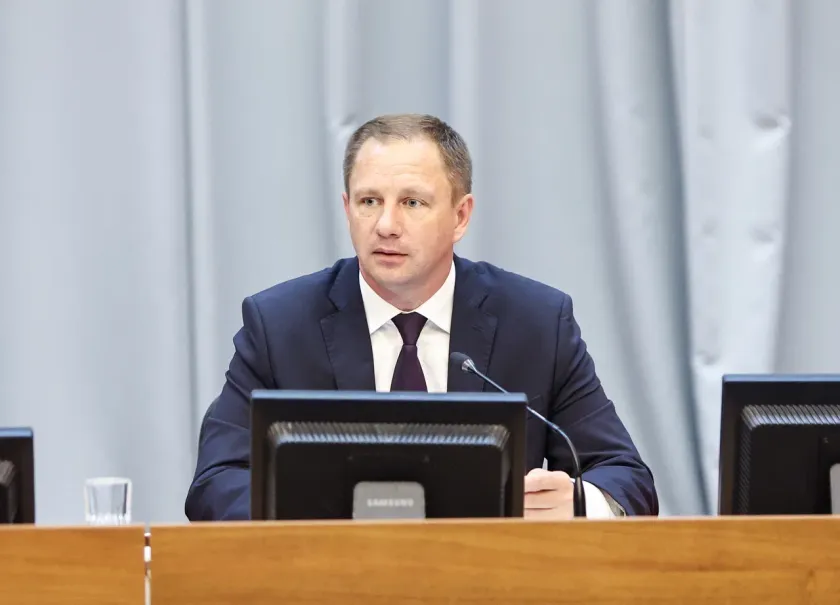 Дмитрий Волков провел расширенное оперативное совещание по итогам отчета перед жителями и задачам летнего периода