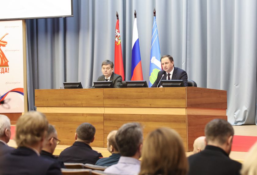 Дмитрий Волков провел оперативное совещание по подготовке к весенним субботникам и благоустройству Красногорска