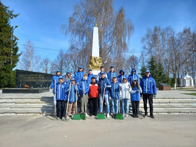 Красногорские партийцы провели субботник в Нефедьево