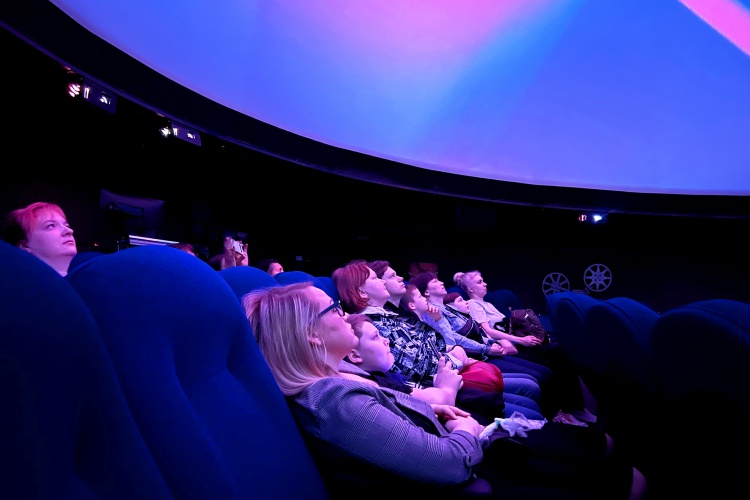 В планетарии «Швабе» показали астрономическое шоу для детей и их родителей