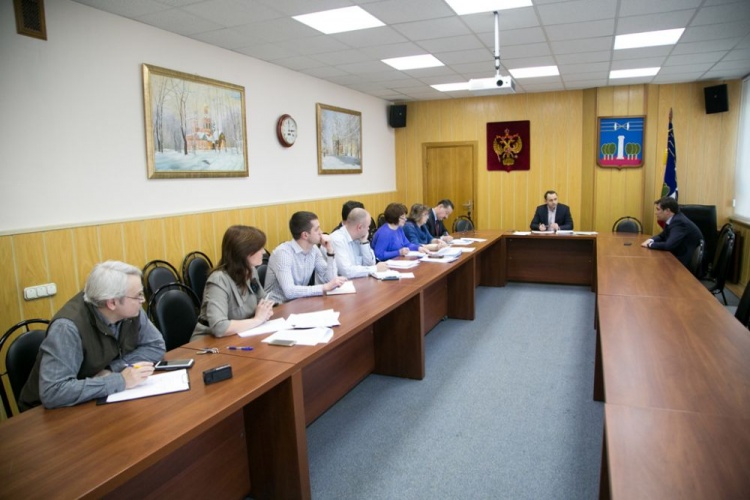 Михаил Сапунов провел совещание по строительству детских садов