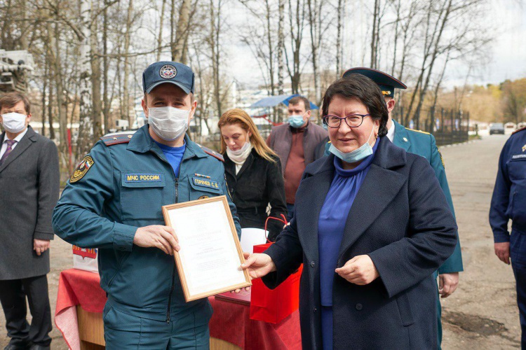 Красногорских спасателей поздравили с профессиональным праздником
