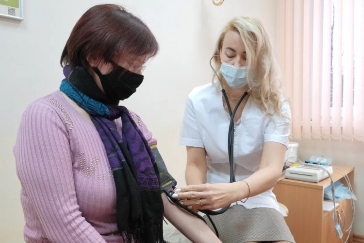 Год с начала всеобщей вакцинации от коронавируса в России