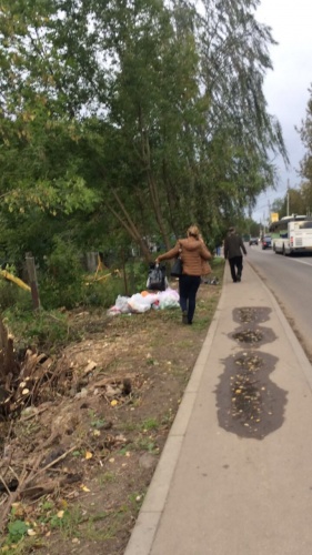 В микрорайонах Опалиха и Нахабино выявили нарушителей, замусоривающих территорию