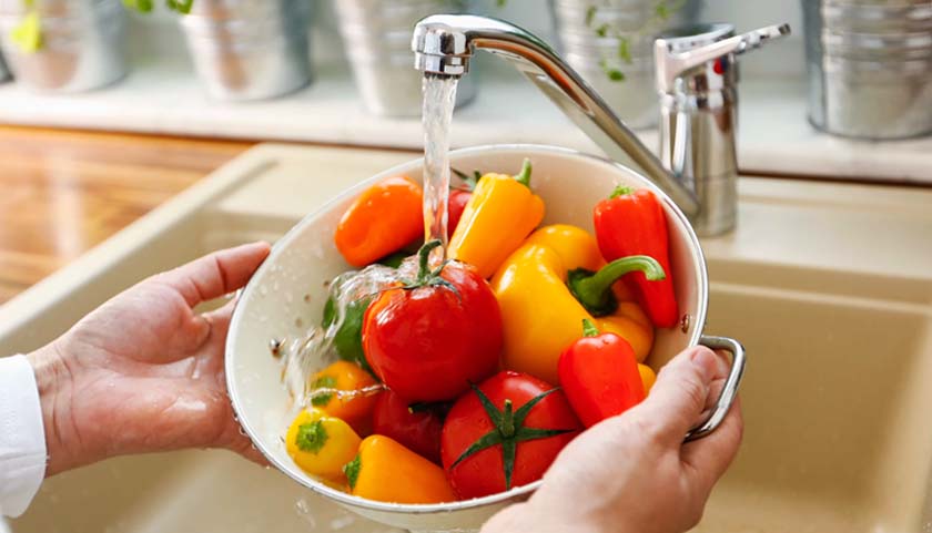 Как правильно выбирать и мыть овощи и фрукты