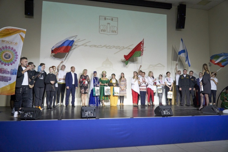 В ДК «Подмосковье» прошел молодежный фестиваль породнённых городов «Новый мир-2019»