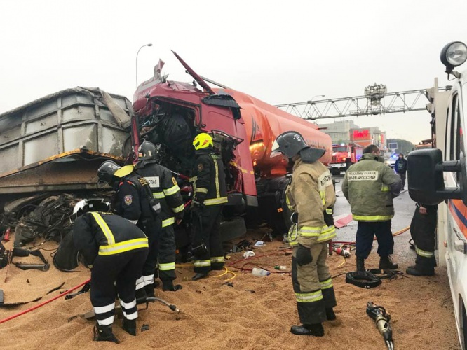 В Красногорске устраняют последствия дорожной аварии