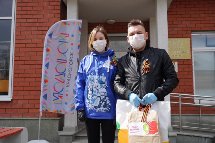В Красногорске волонтеры раздадут Георгиевские ленточки бесконтактным путем