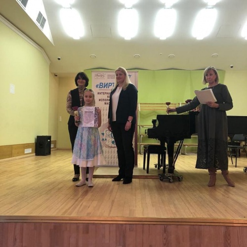 Юные флейтистки из Красногорска - лауреаты международного конкурса