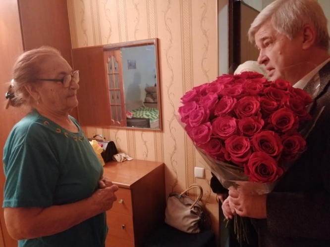 С 90-летием поздравили ветерана Великой Отечественной войны в Красногорске