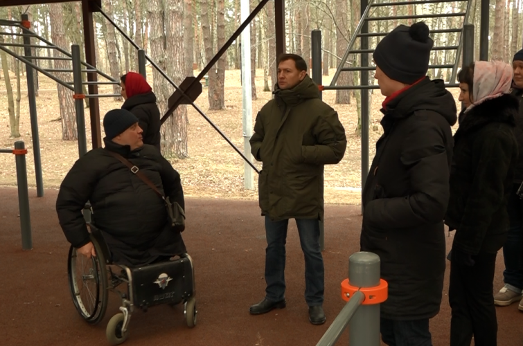 Доступность социальных объектов для маломобильных граждан проверили в Красногорске