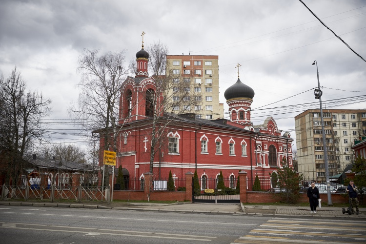 Продлено ограничение посещения прихожанами храмов Красногорска