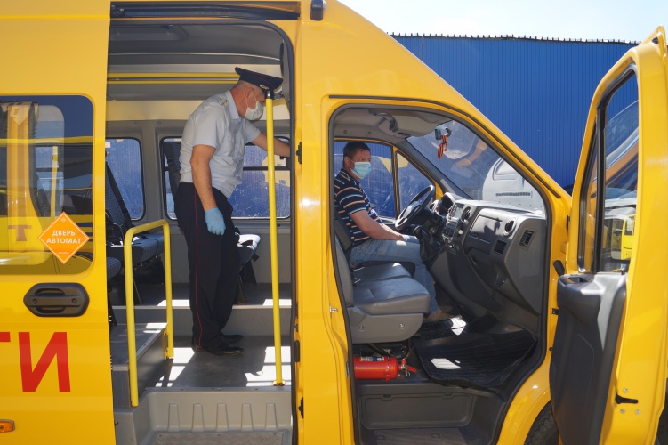 Госавтоинспекторы Красногорска проводят проверки школьных автобусов