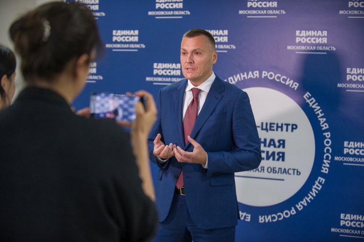 Роман Володин отметил высокую конкуренцию среди кандидатов в Подмосковье