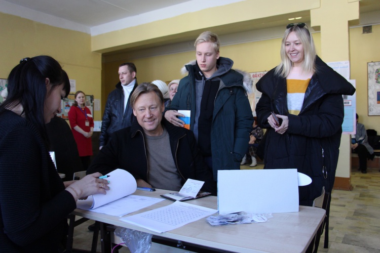 На 15:00 явка на выборах президента России в Красногорске составила 53% избирателей